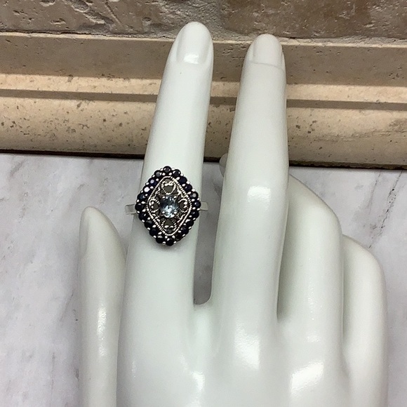 Sapphire Ring - Picture 6 of 9